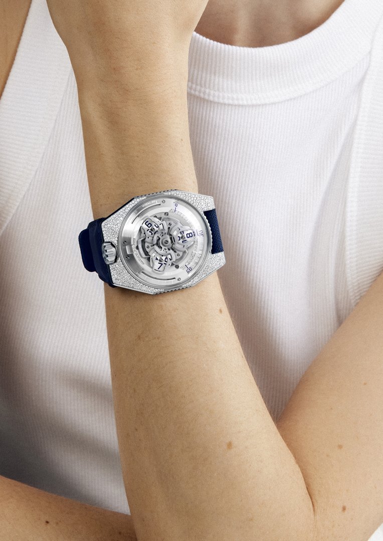 URWERK UR-100V Stardust