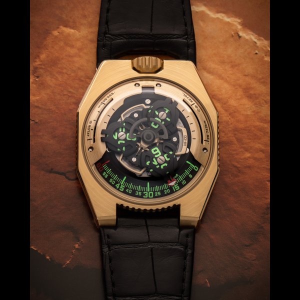 Swiss timepieces Satellite UR-100 gold