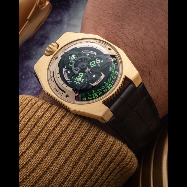 Swiss timepieces Satellite UR-100 gold