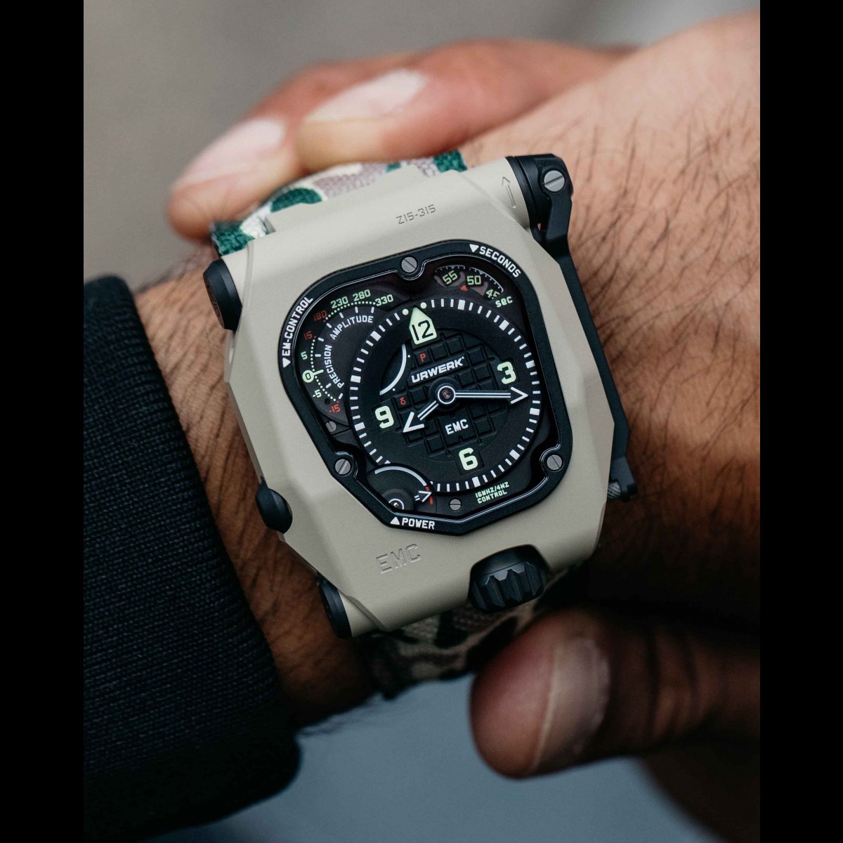 https://www.urwerk.com/sites/default/files/styles/square_ps/public/gallery/desert-sage-1.jpg?itok=vW4x5mJ7